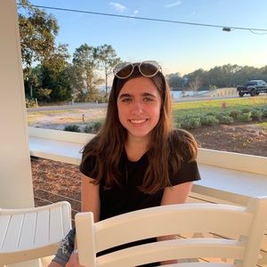 Meet your Posher, Ella